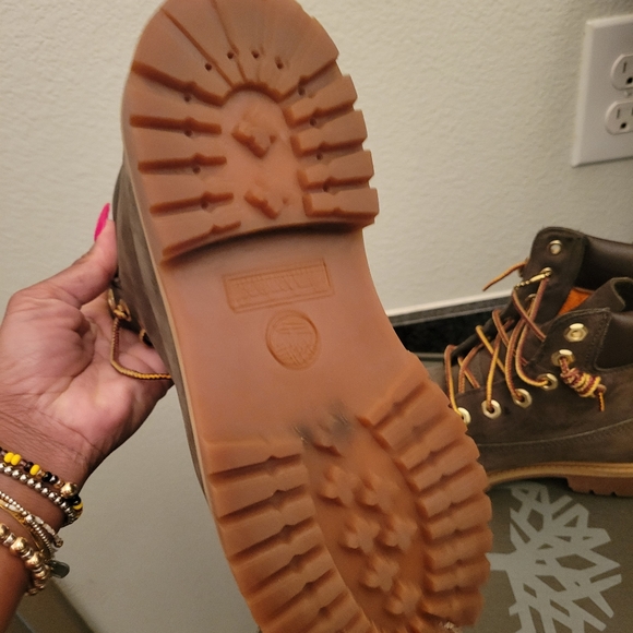 Boots - Picture 3 of 4